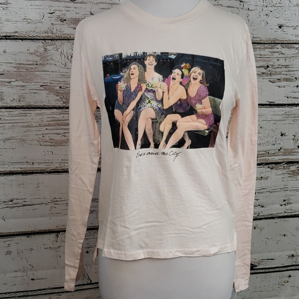 🆕️ Sex and the City long sleeve - Picture 2 of 6